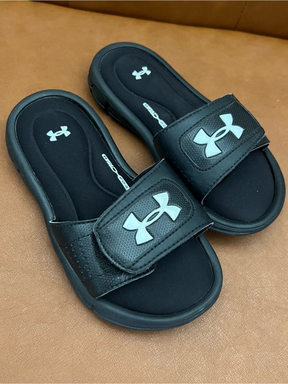 Under Armour Kids Boys Sz 11 Ignite Slide Sandals 4D Foam memory foam footbed